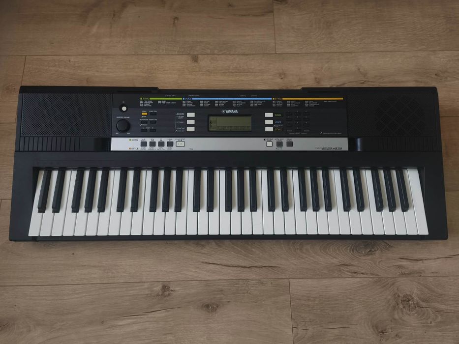 Keyboard Yamaha PSR-E243