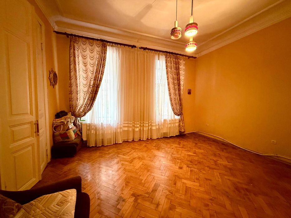 Уникальная четырехкомнатная квартира по ул. Успенской /парк Шевченко