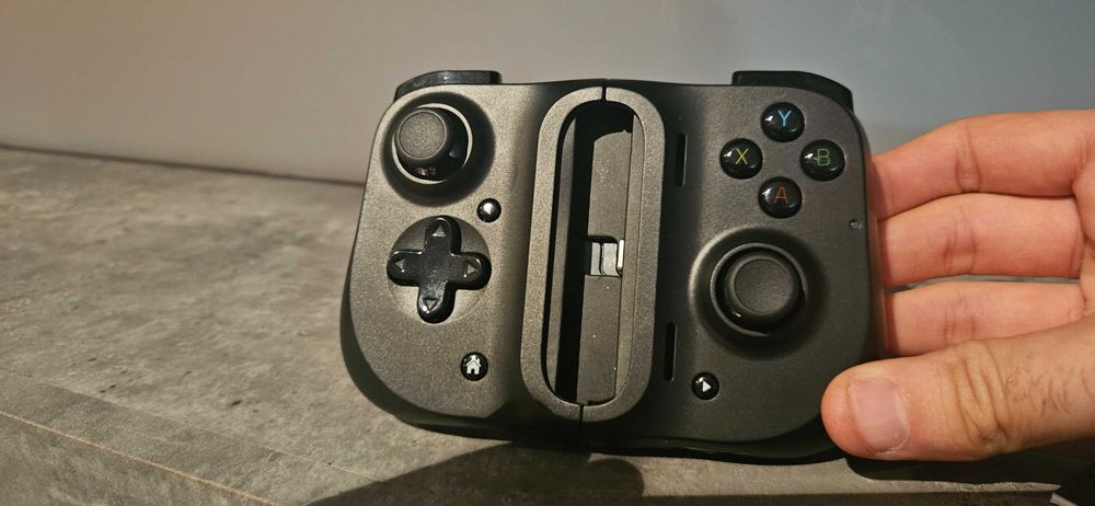 Razer Kishi (Smartphone Controller) as New64564195159810121