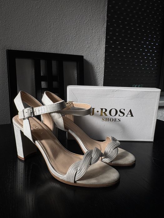 Saltos altos/ botas/ sandalias