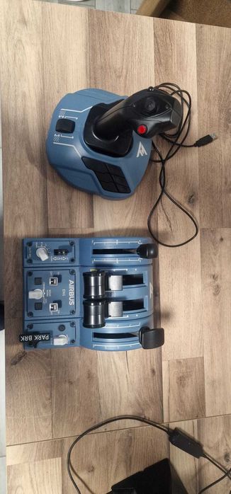 Airbus Captain Pack thrustmaster mais rudder pedals thrustmaster