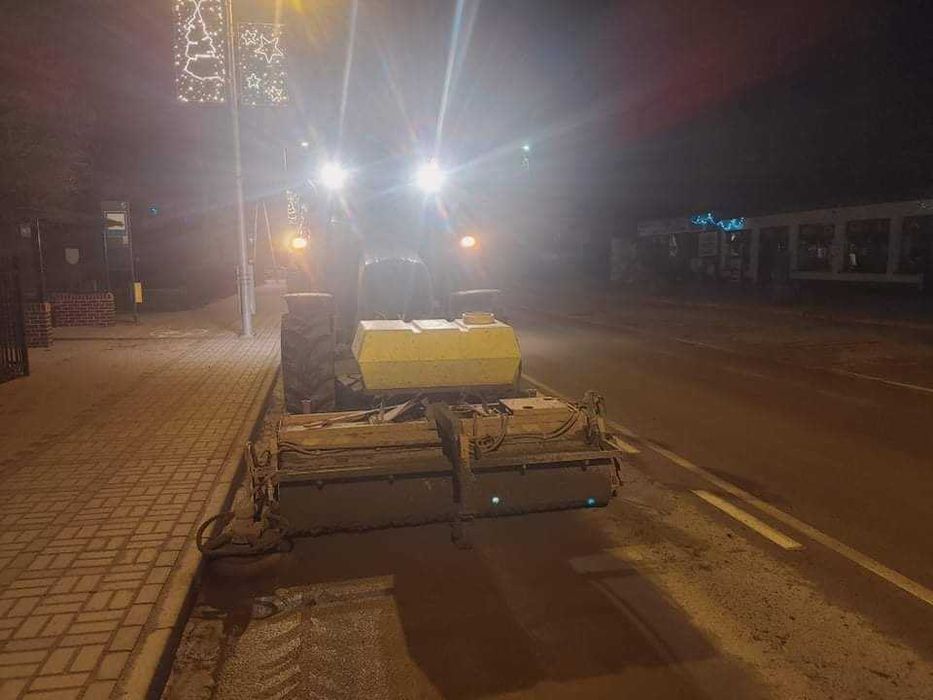 Zamiatarka zamiatanie mechaniczne mycie dróg placów budowy Wrocław