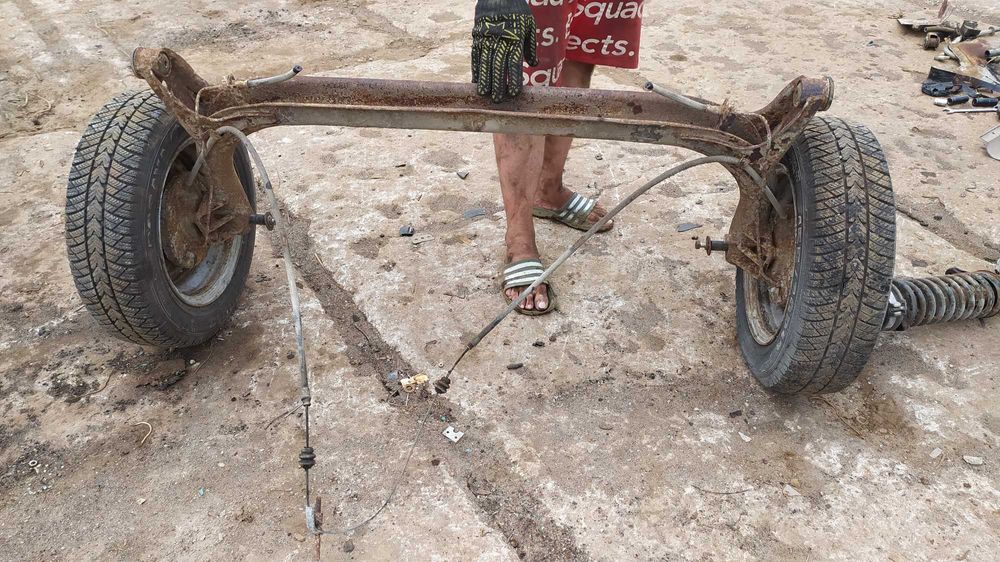 Задня балка Славута, Таврія. Можливо на саморобний трактор чи прицеп.