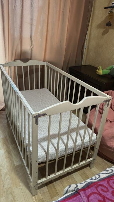 Дитяча кроватка б/у