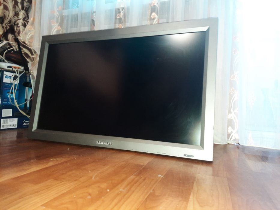 Монітор Samsung SyncMaster 320P 32