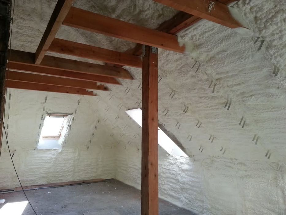 Ocieplenia Pianą PUR Izolacje Natryskowe