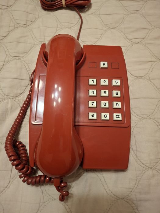 Telefone vermelho