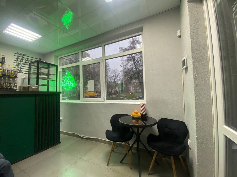Продаж кав'ярні біля парку совки