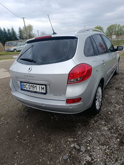 Продам renault clio гарний стан обслужена