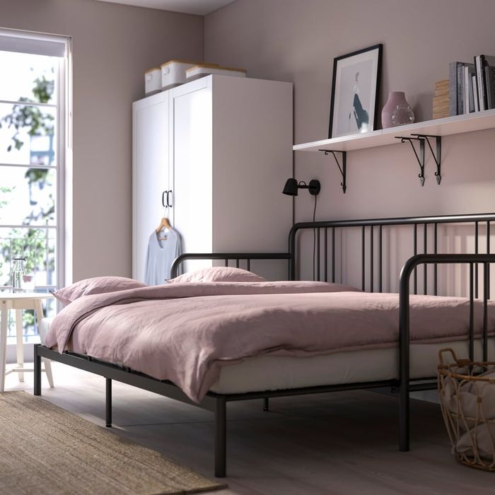 Łóżko IKEA FYRESDAL, czarne, metalowe
