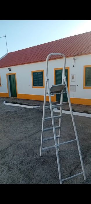Serviços de pintura lavagem e impermeabilizações  de telhados