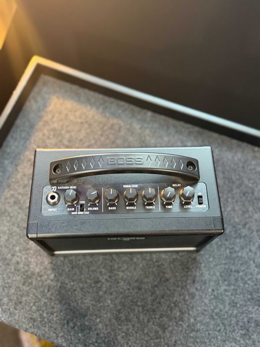 Boss Katana Mini Amplificador