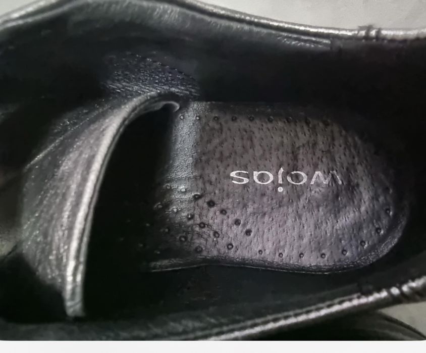 Piekne buty czarno srebrne roz 39 marki Wojas