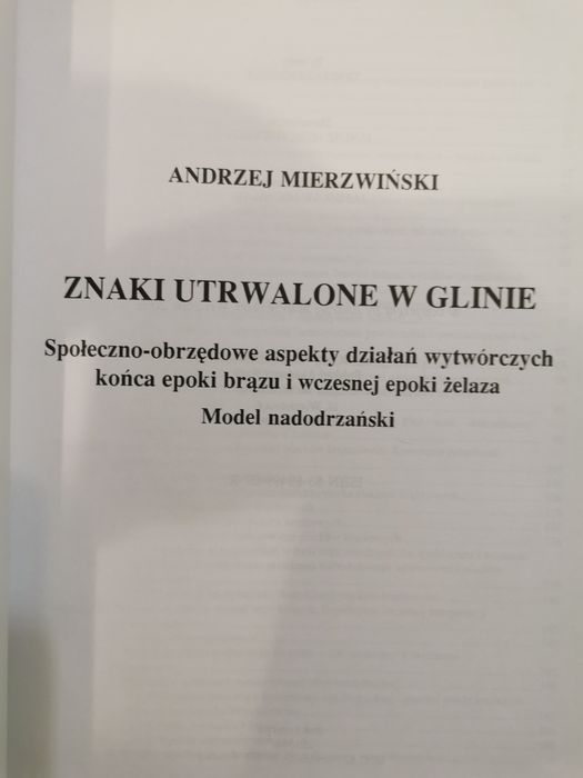 Znaki utrwalone w glinie.
