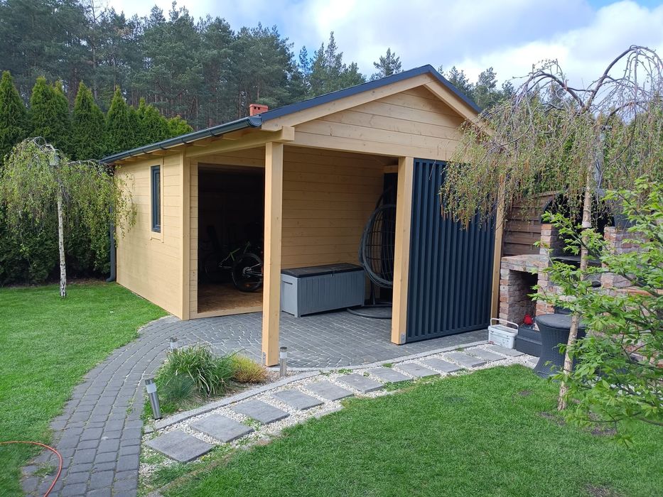 Budowa konstrukcji drewnianych.