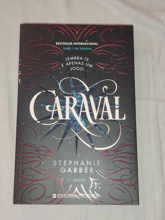 Livro "Caraval", de Stephanie Garber