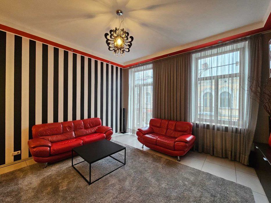 Продаж унікальної квартири на вул. Руська, поруч ЦУМ