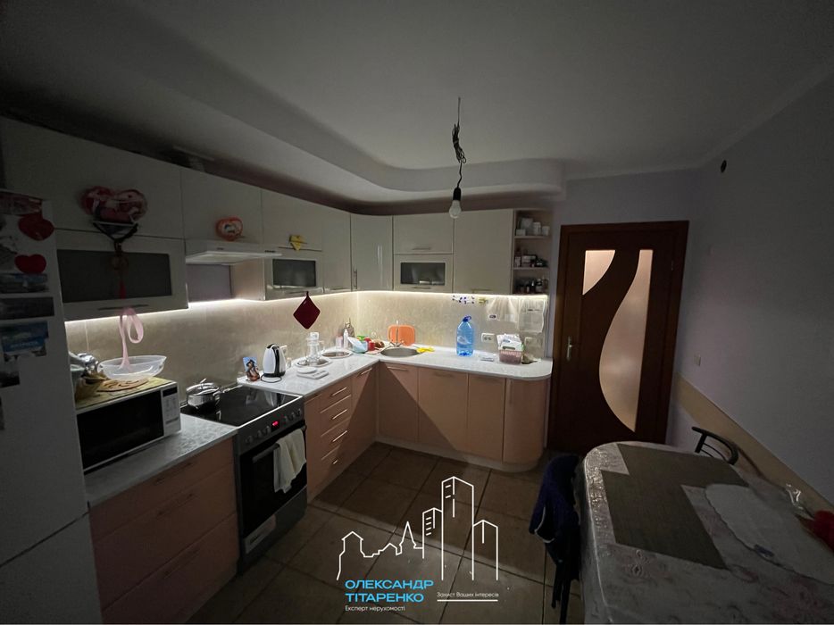 Продам однокімнатну квартиру,район цем. Посьолку!