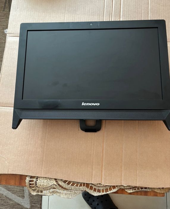 Lenovo C20-00 All-in-One 19,5" | Windows 10 Intel Celeron
