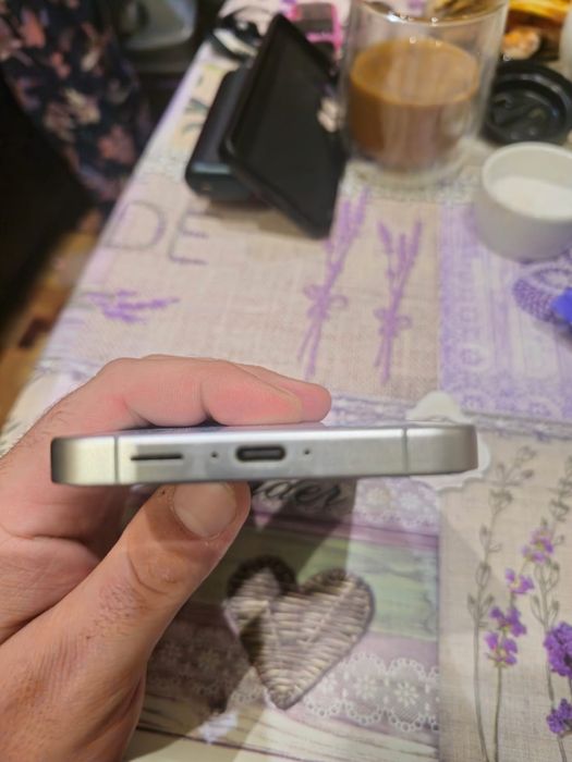 Samsung S24 FE 8/256