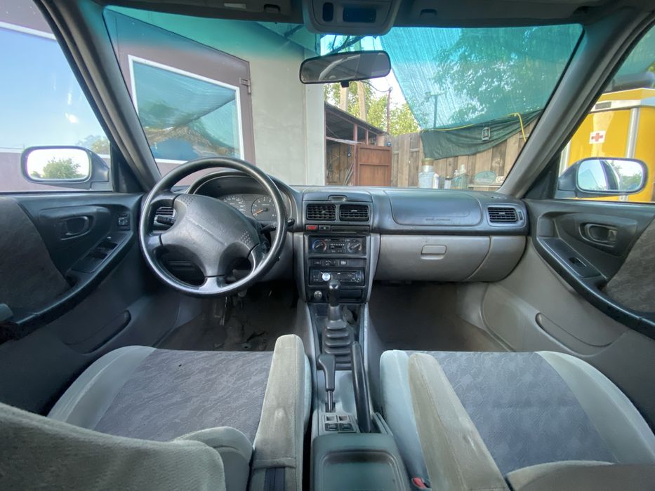 Двері капот скло Subaru forester 1999 року