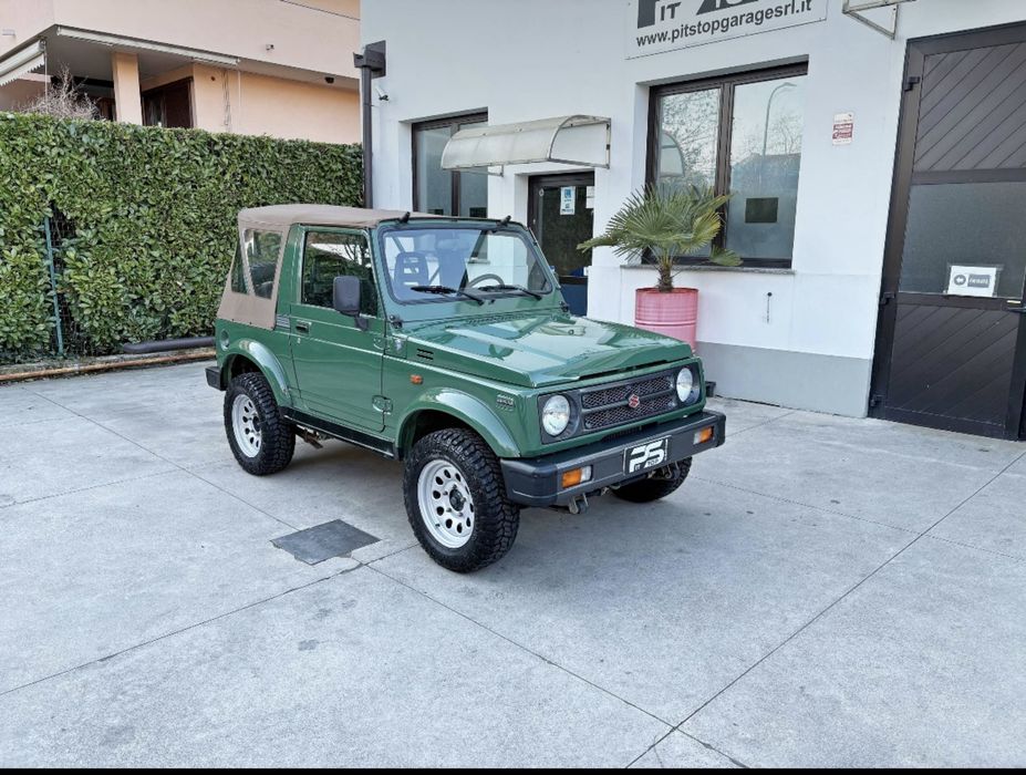 Suzuki Samurai sj413