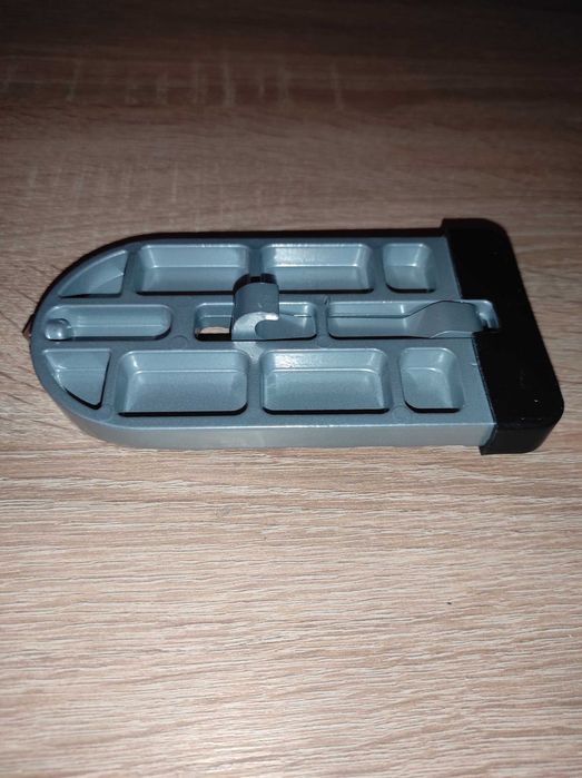 Сходинка для доступу на дах автомобіля