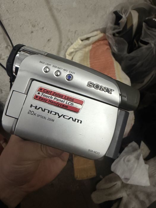 Камера Sony Handycam DCR-HC23