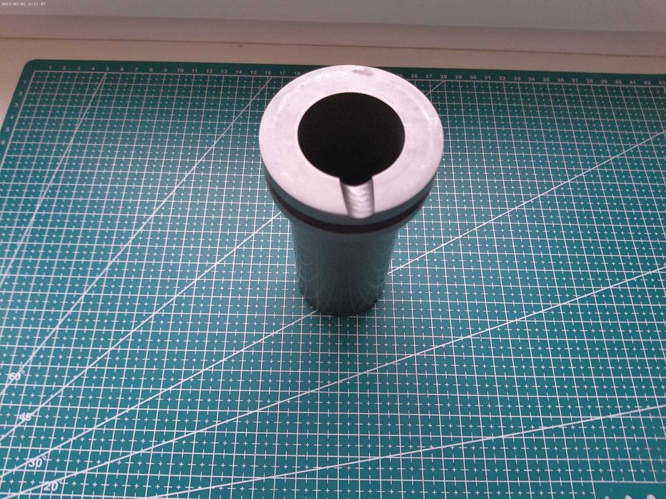 Графитовый тигель для плавки золота, серебра, меди в литейной печи.