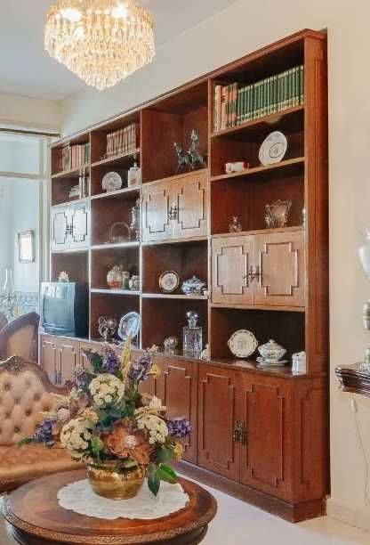 Móvel de Sala em madeira de grandes dimensões