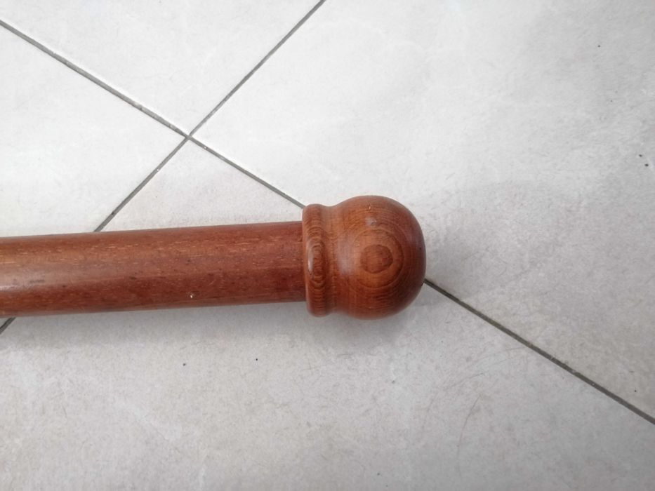 Varão para cortinado, em madeira