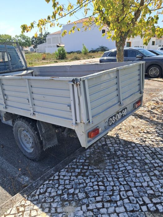 Nissan Homer caixa aberta