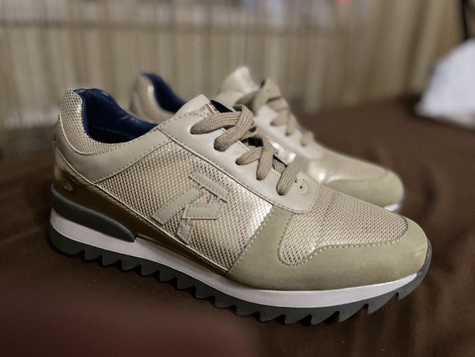 Кроссовки Золотистые