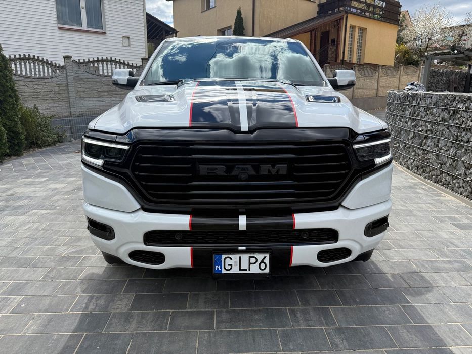 RAM 1500 RAM 1500 LARAMIE 5.7 HEMI V8 4x4 – 2023, biały, 30 000 km, po serwisie
