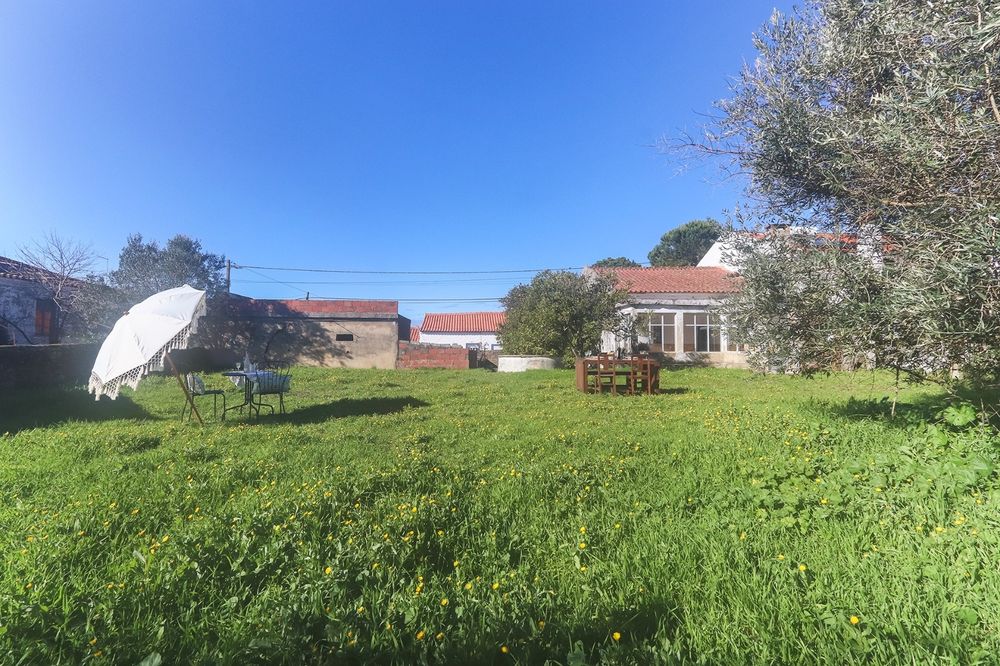 Moradia com quintal no Alentejo