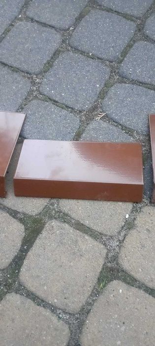 Parapet metalowy brązowy