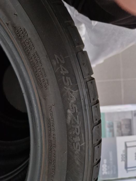 Pneus 245/45 R19