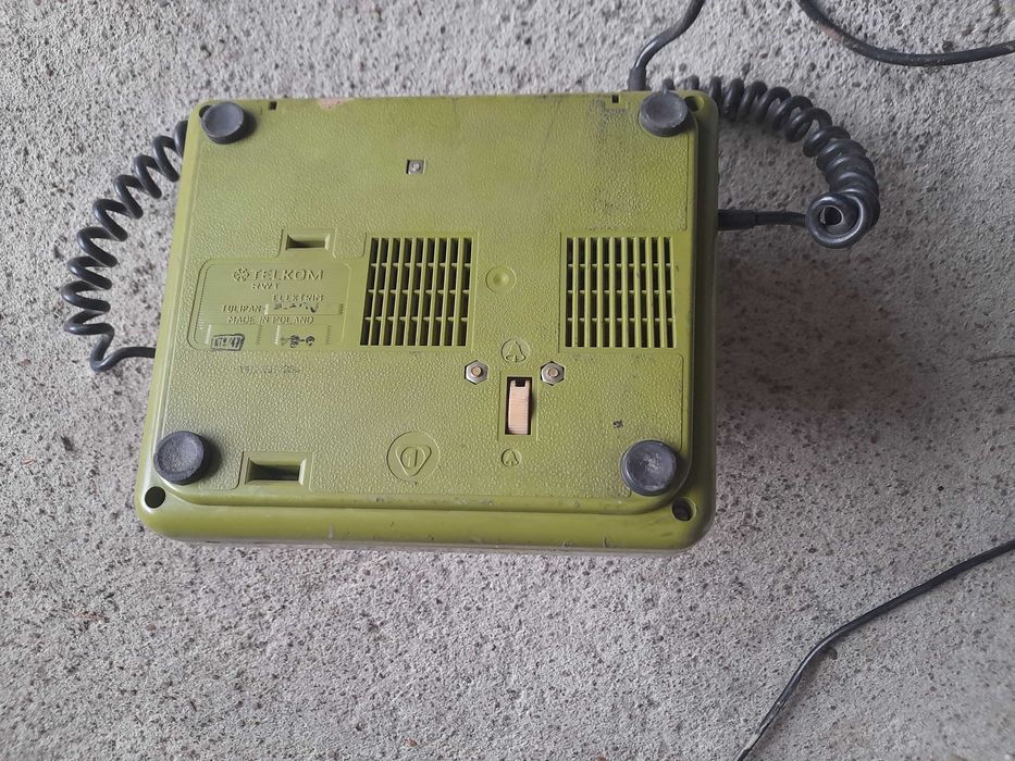 Telefon PRL Tulipan retro