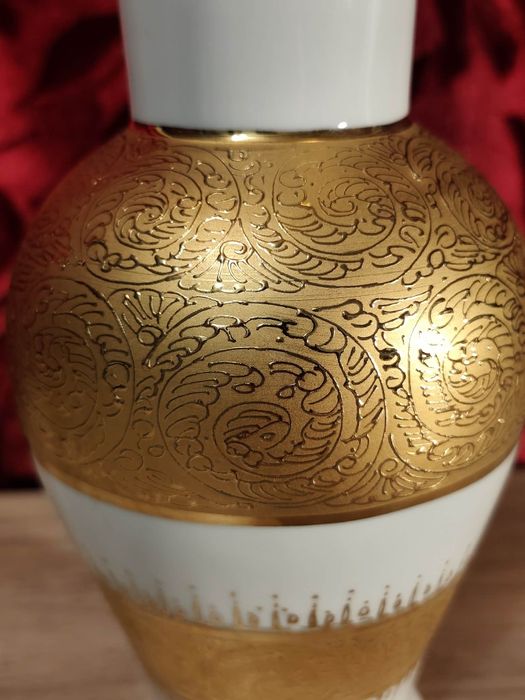 Piękny porcelanowy wazon