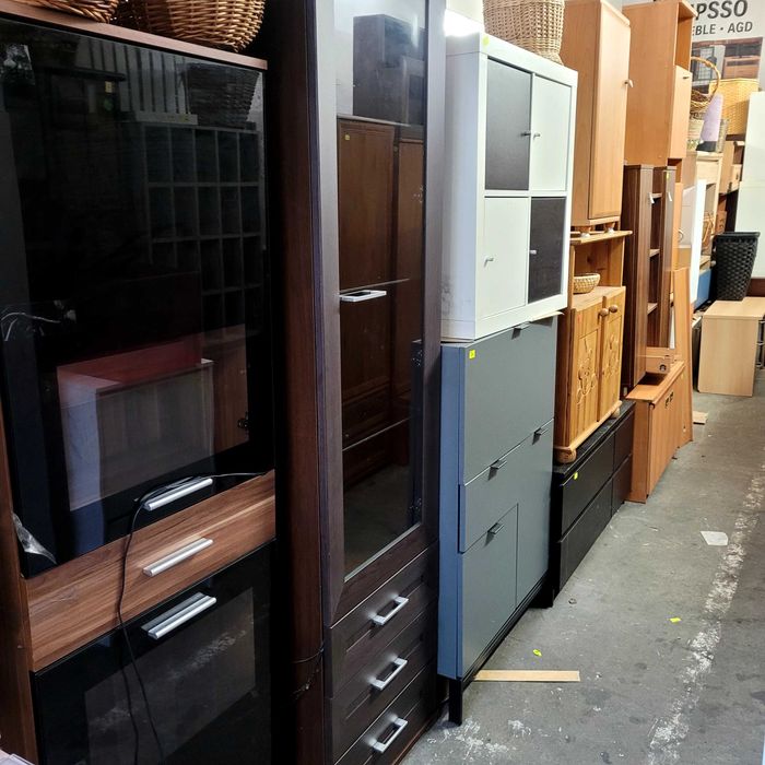 Komoda długa biała w połysku. Możliwy transport