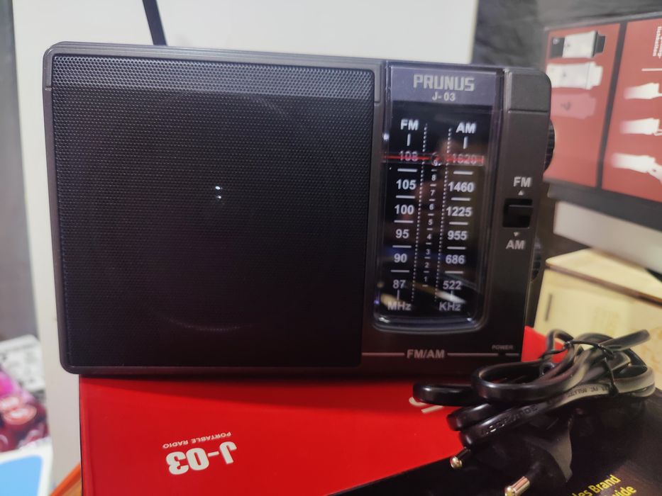 Портативный AM/FM радиоприемник PRUNUS J03
