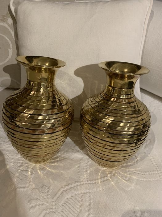 2 jarras antigas douradas