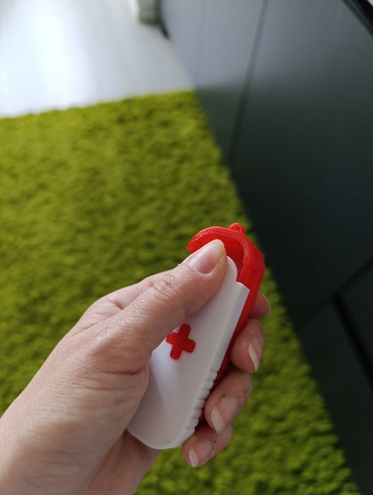 Органайзер брелок для таблеток