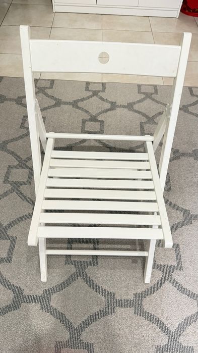 Cadeiras brancas, ideal para festas, restauração!