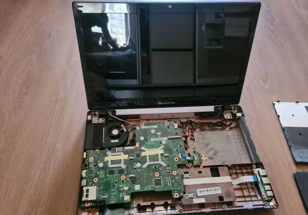 Packard Bell EasyNote VAB70 ( LK11-BZ-080GE ) 17.3" по запчастям.