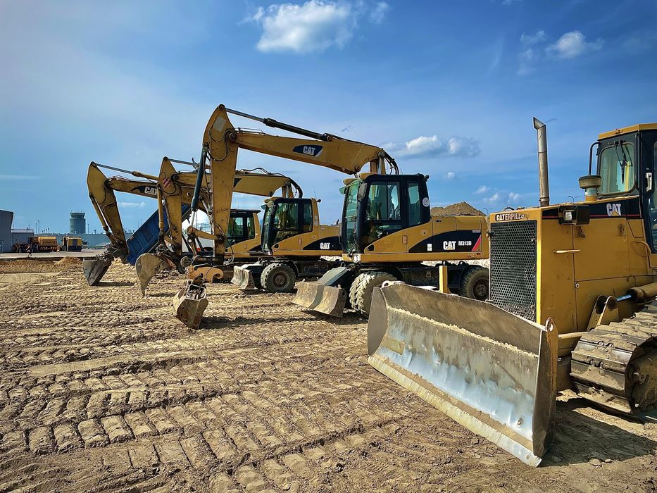 Usługi koparkami , wywrotki , transport, Rozbiórki budynków