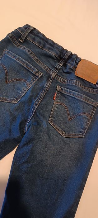 Calças ganga. Levi's. Menina 10 Anos. Como novas