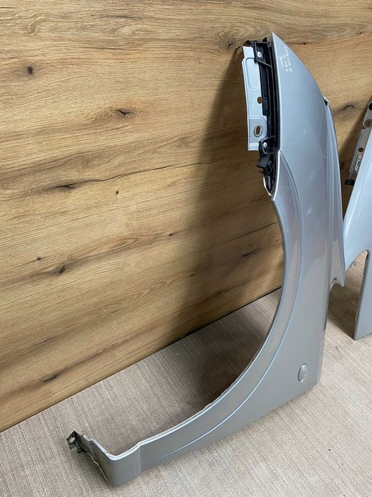 Błotnik przedni lewy, prawy Opel Meriva A kolor z157