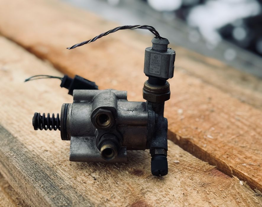 ТНВД Audi A4 B7 2.0 TFSI пнвд топливна паливний насос Ауді А4 Б7