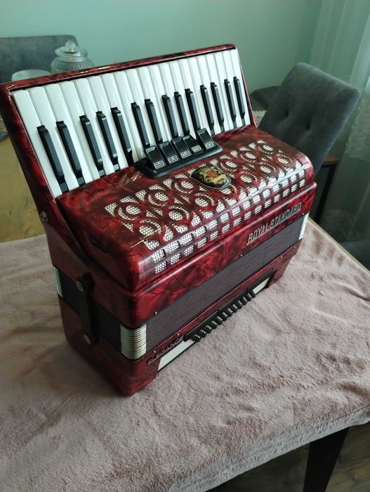 Akordeon weltmeister royal standardy 80 bas.
